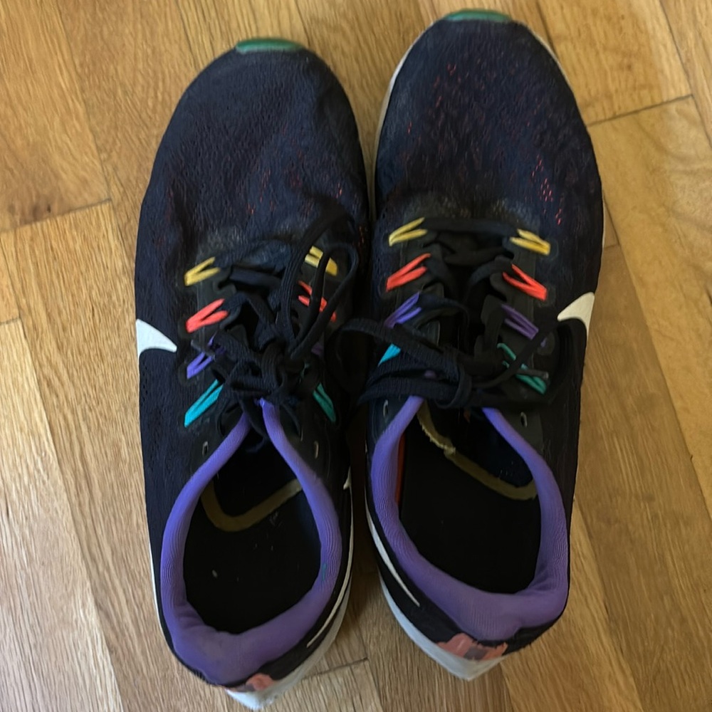 Nike zoom athletic shoes
